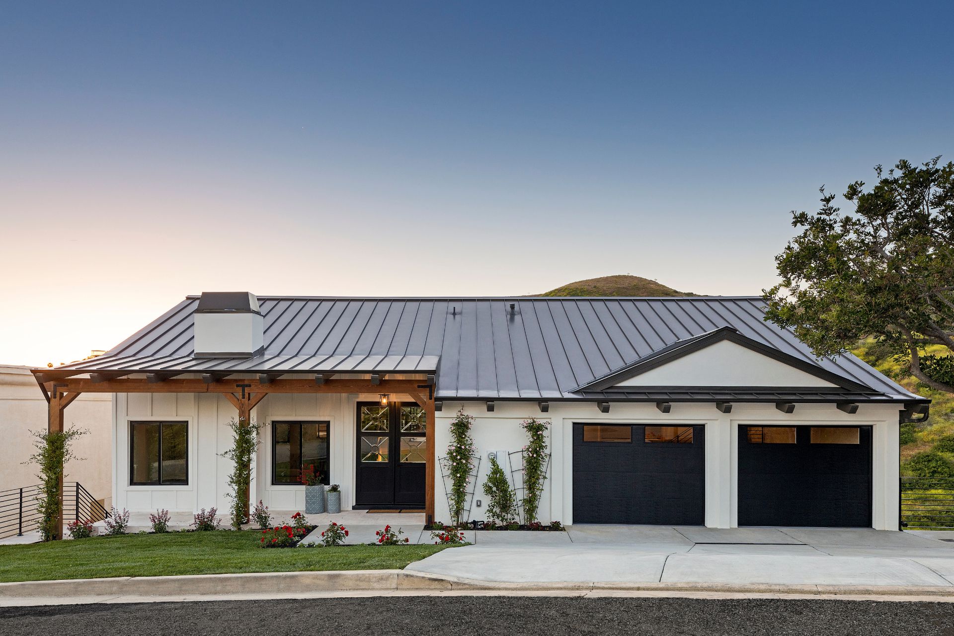 Exterior Home Maintenance Tips for Houses in Oregon to Enhance Curb Appeal